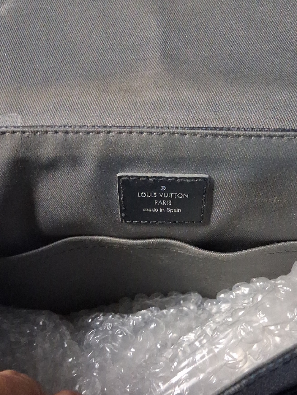 Louis Vuitton District Messenger PM Damier Graphite - Picture 9 of 9